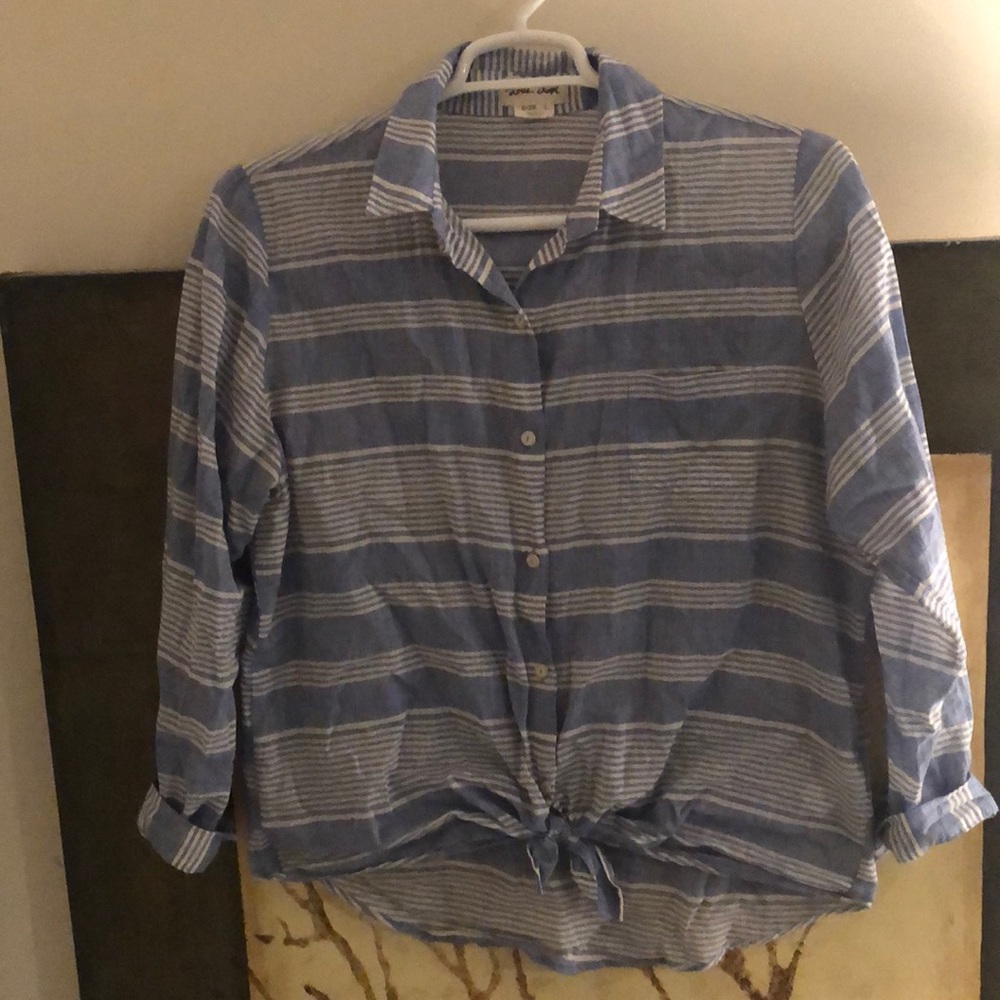 Tie button up